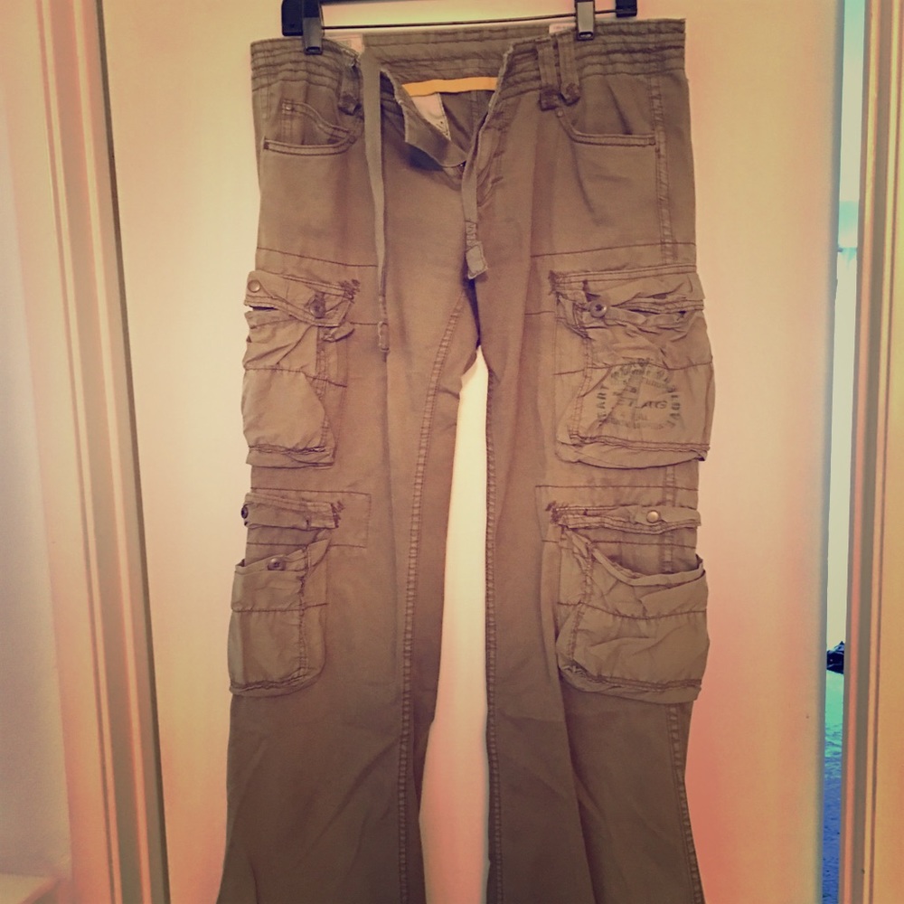 Jet lag cargo pants. Olive color